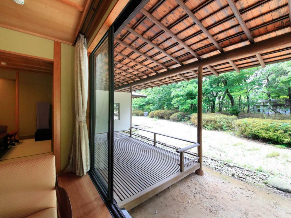 Hotel Yamashiro Onsen Miyabi No Yado Kaga Hyakumangoku Exterior foto