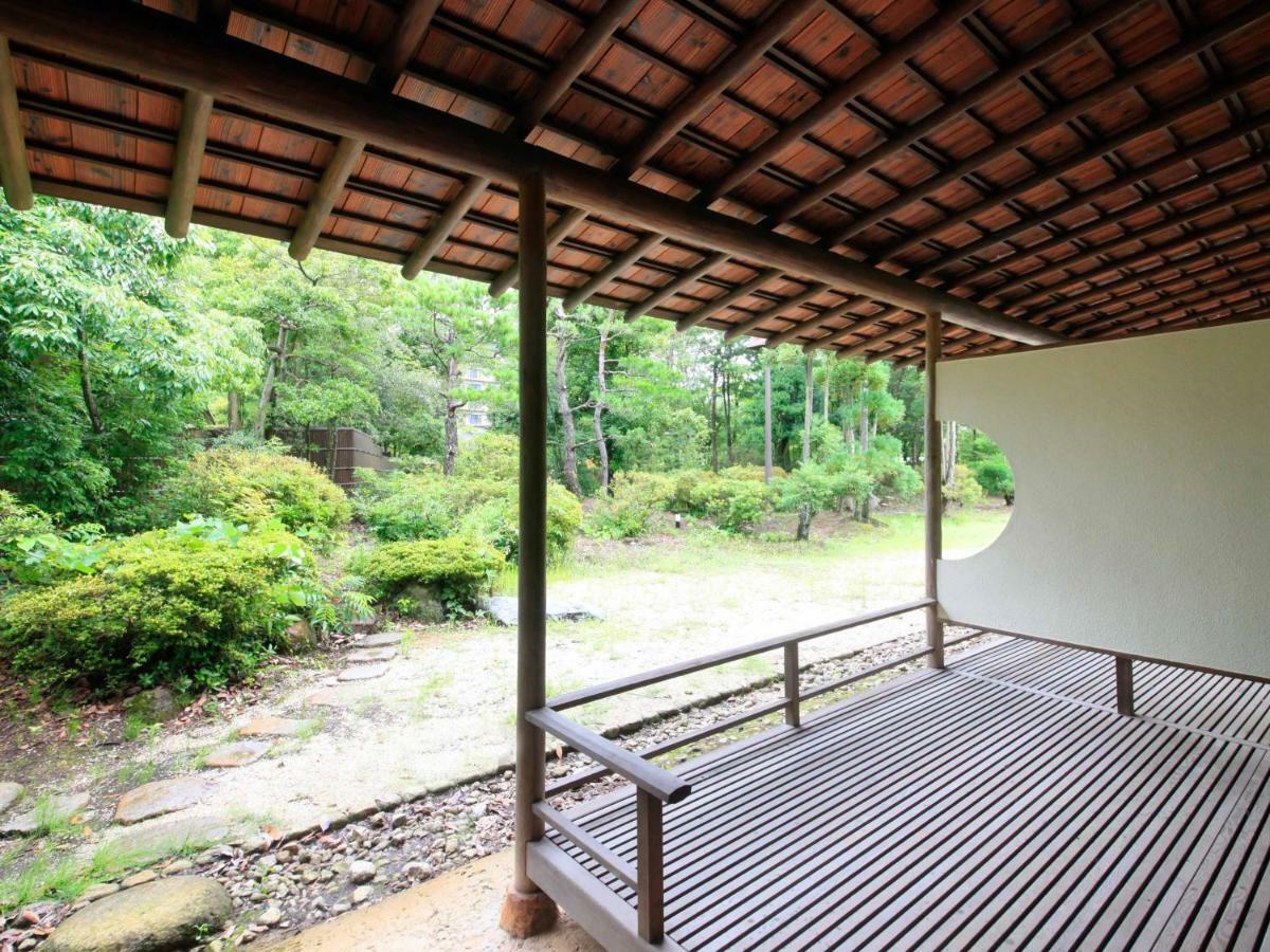 Hotel Yamashiro Onsen Miyabi No Yado Kaga Hyakumangoku Exterior foto