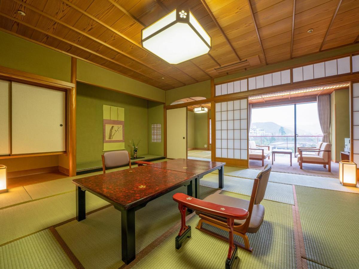 Hotel Yamashiro Onsen Miyabi No Yado Kaga Hyakumangoku Exterior foto