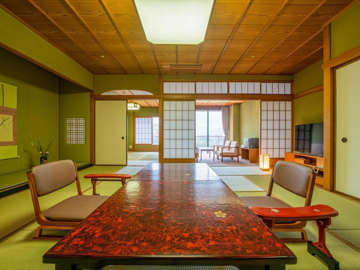 Hotel Yamashiro Onsen Miyabi No Yado Kaga Hyakumangoku Exterior foto